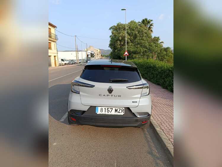 Renault Captur E-TECH FULL HYBRID  foto 7